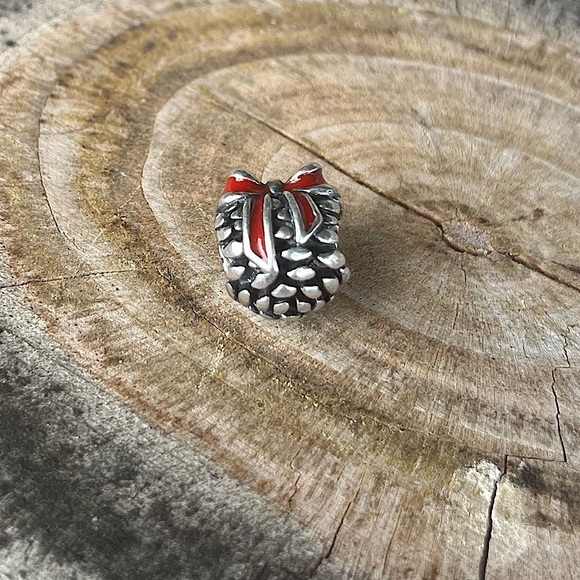 Pandora Pine Cone Bow Charm - Picture 4 of 7
